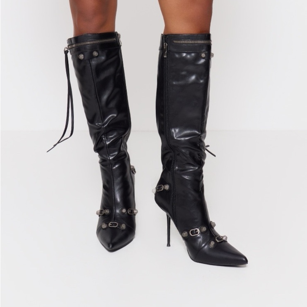 Black Zip Up Pointed Toe Knee High Boots